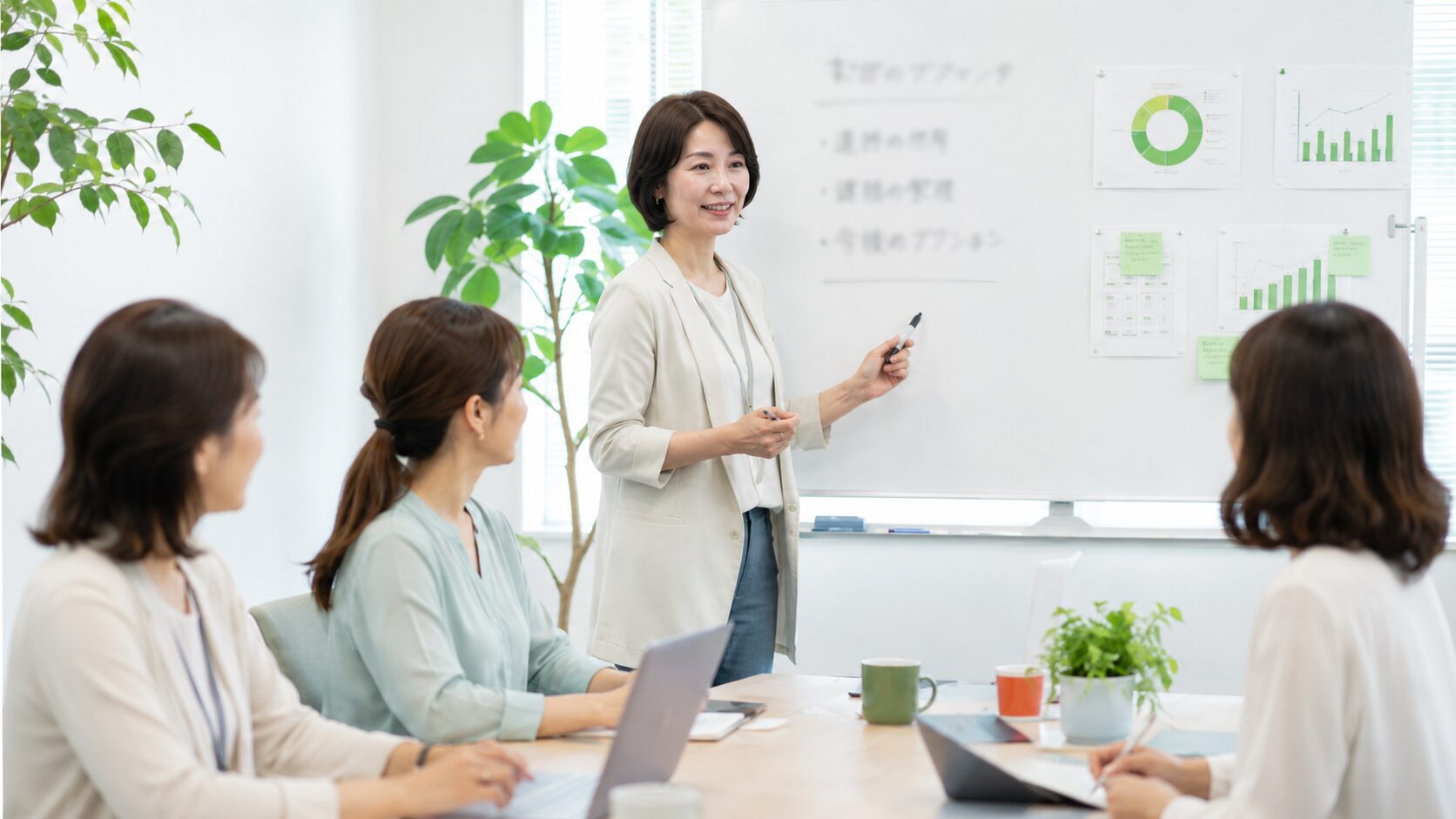 上司や同僚と勤務調整について落ち着いて話す場面